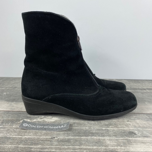 La CANADIENNE Shoes - La Canadienne Waterproof Black Suede Wedge Ankle